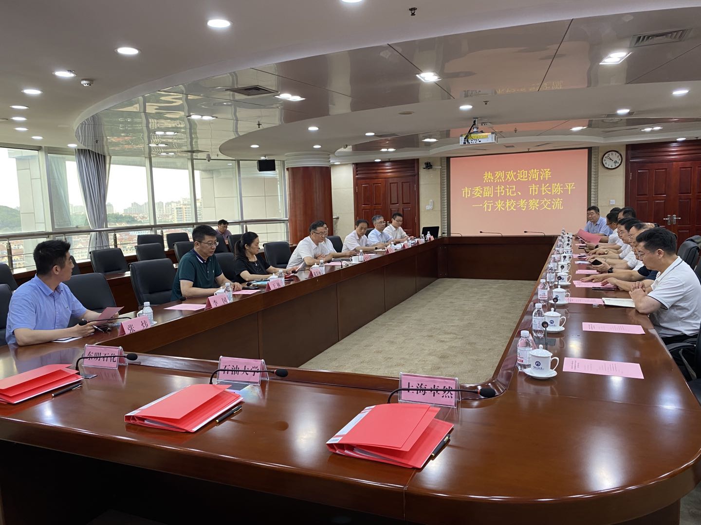 上海尊龙时凯、东明石化、中国石油大学三方签订《原油催化裂解制乙烯丙烯（UPC）技术工业试验与推广许可协议》